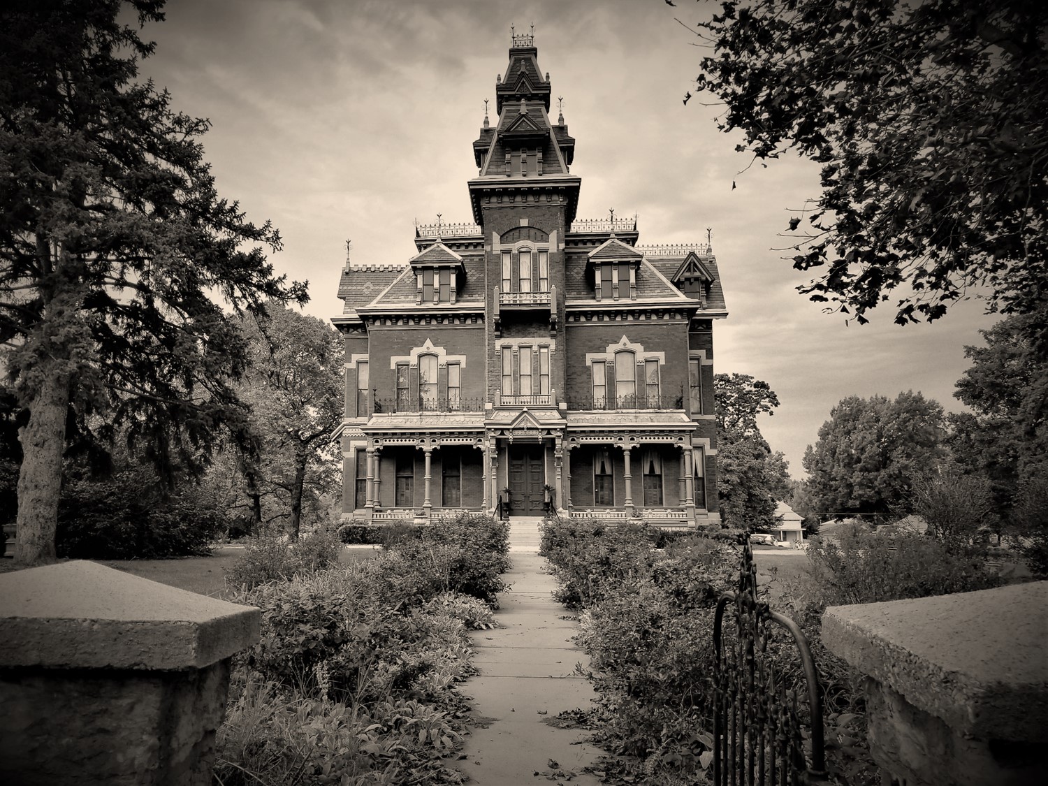 Ghost Story at Kansas City's Beautiful Haunted Mansion circa19xx